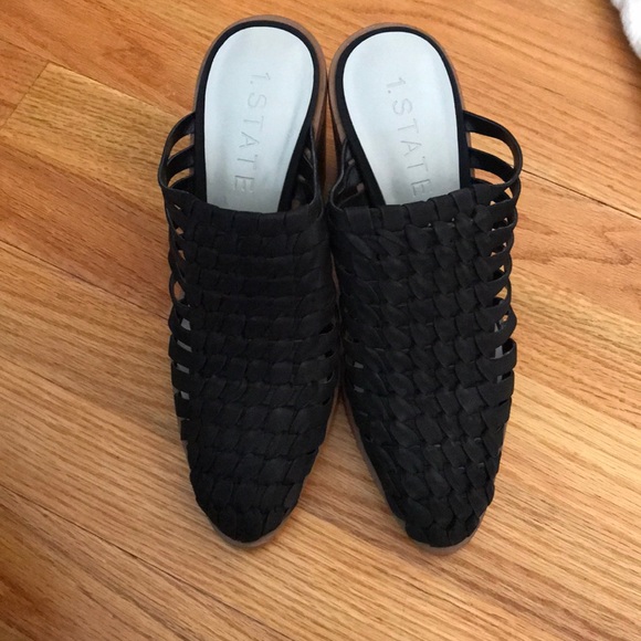 Black slip on shoe - Picture 2 of 3